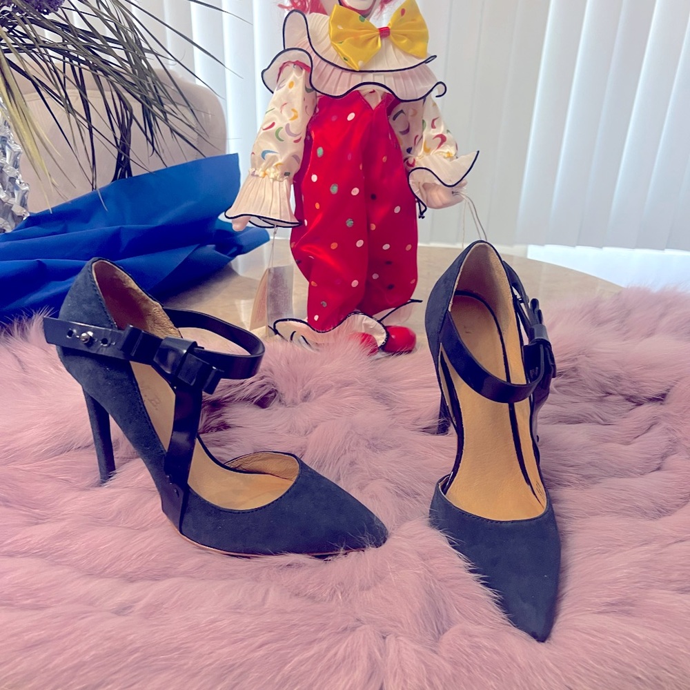 L.A.M.B. G2002  Nadeen size 7